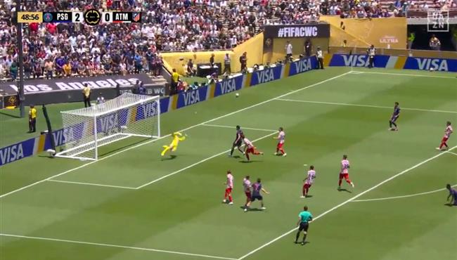 العارضة تحرم باريس سان جيرمان من تسجيل هدف امام اتلتيكو مدريد بكأس العالم للاندية
