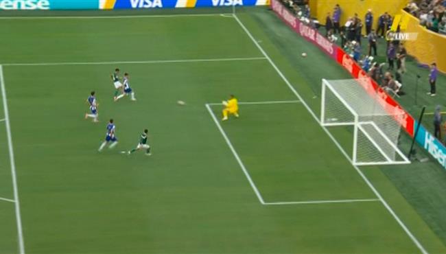 لاعب بالميراس يهدر فرصة هدف امام  بورتو بكأس العالم للاندية