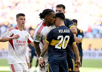 فيديو في مباراة البطاقات الحمراء بنفيكا يقتنص تعادل ا مثير ا من بوكا جونيورز بـ كأس العالم للأندية