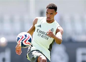 موقف أرنولد وهويسين من المشاركة مع ريال مدريد ضد الهلال