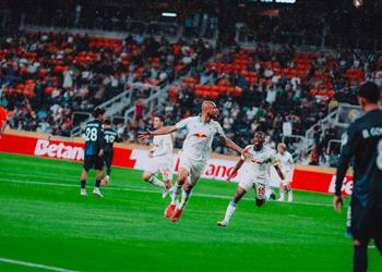 بعد توقف 20 دقيقة سالزبورج يهزم باتشوكا ويتصدر المجموعة الثامنة بكأس العالم للأندية