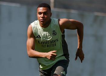 ريال مدريد ي علن نقل مبابي إلى المستشفى