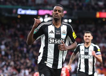شرط وحيد يفصل انتقال إيزاك إلى ليفربول