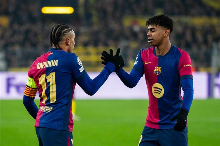 يامال ورافينها مع برشلونة