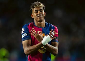 متجاهل ا هانز فليك لامين يامال يختار أفضل لاعبين ومدرب في دوري أبطال أوروبا