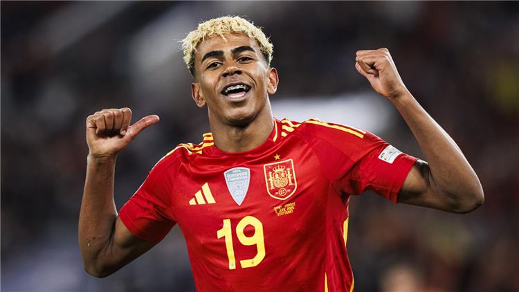 لامين يامال لاعب إسبانيا
