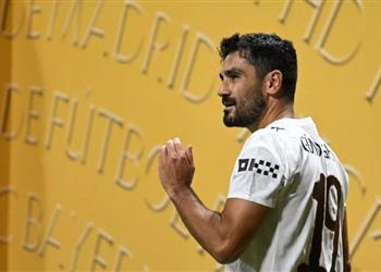 جوندوجان يحسم مستقبله مع مانشستر سيتي وينتقد زملاءه رغم سداسية العين