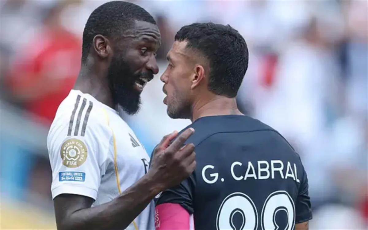 في الكورة : لاعب باتشوكا يرد على اتهامات روديجر بالعنصرية.. وفيفا يوضح مستجدات التحقيقات