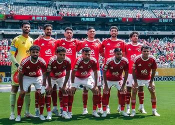 محمد بركات مشيد ا بلاعب الأهلي يجب وضع التشكيل حوله