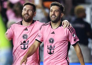 نمتلك ميسي وسواريز جوردي ألبا يكشف عن حظوظ إنتر ميامي ضد باريس سان جيرمان