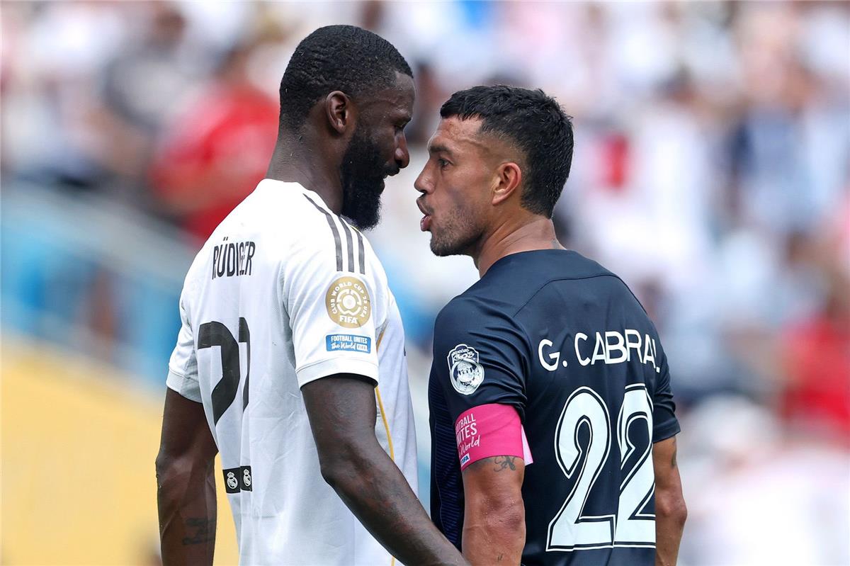 نيوز برو : فيفا يتحرك رسميًا تجاه شكوى روديجر من إهانة عنصرية خلال مباراة ريال مدريد وباتشوكا