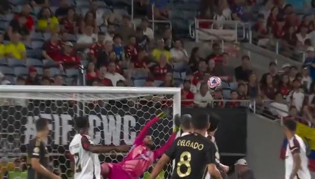 القائم يحرم لوس انجلوس من تسجيل هدف رائع امام فلامينجو بكأس العالم للأندية