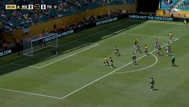 في الدقائق الاولي صن داونز كاد ان يسجل هدف امام فلومينينسي في كأس العالم للاندية