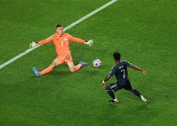 فيديو في 8 دقائق فينيسيوس وفالفيردي يسجلان هدفين لـ ريال مدريد أمام سالزبورج