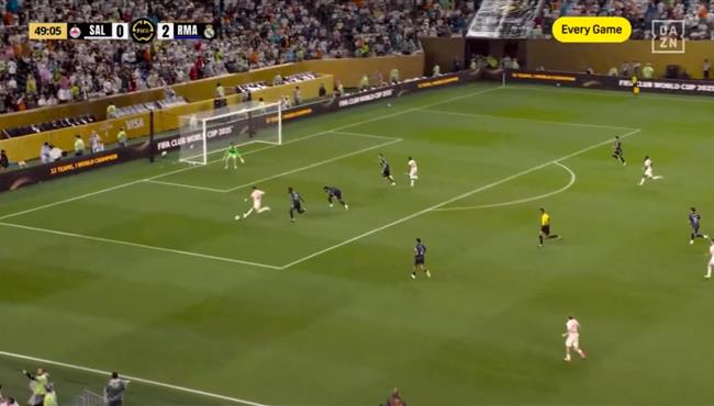 تصدي كورتوا يحرم لاعب سالزبورج من تسجيل هدف امام ريال مدريد