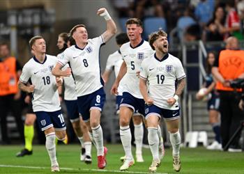 فيديو إليوت يقود إنجلترا للتتويج بـ يورو الشباب بثلاثية مثيرة أمام ألمانيا