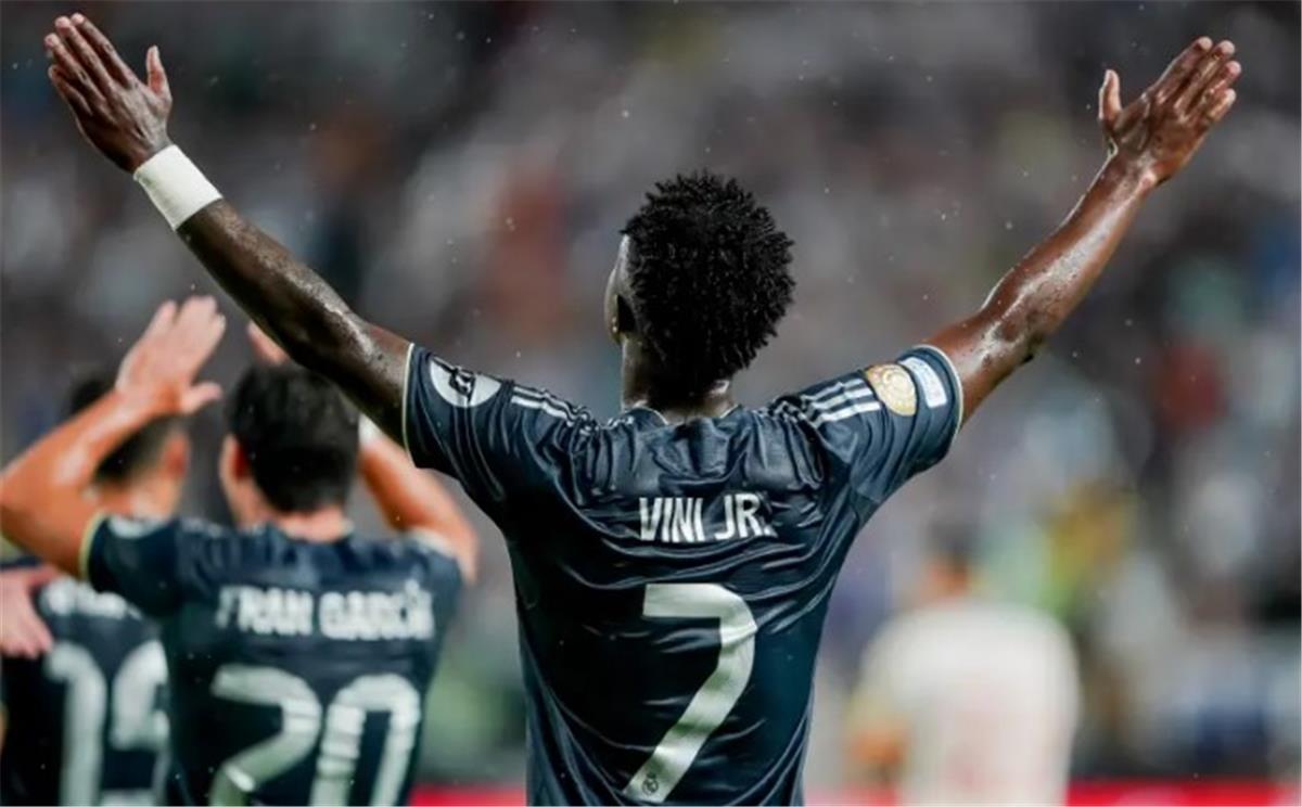 في الكورة : 12 عامًا من الولاء.. ريال مدريد يحسم تجديد فينيسيوس حتى 2030