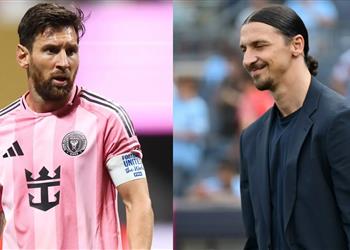 إبراهيموفيتش ميسي يلعب مع تماثيل تركض بأكياس أسمنت