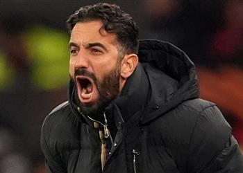 مانشستر يونايتد يقتحم سباق بديل محمد صلاح ويقدم عرضه الأول