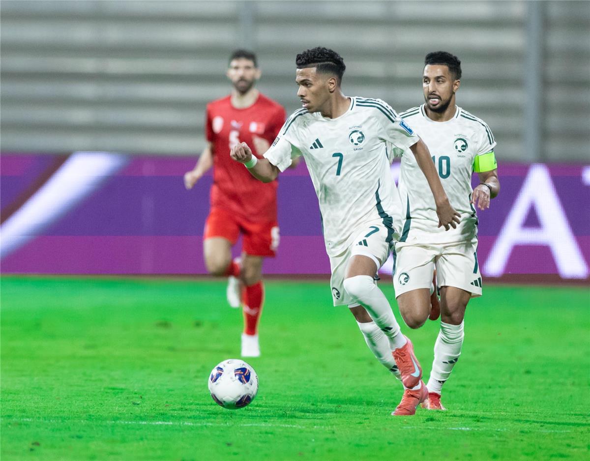 الحلم نيوز : السعودية تفوز على البحرين بثنائية وتحيي آمالها في تصفيات كأس العالم
