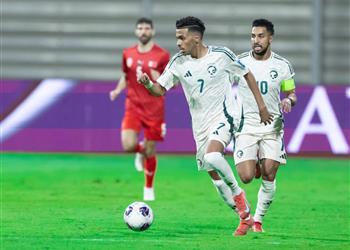 السعودية تفوز على البحرين بثنائية وتحيي آمالها في تصفيات كأس العالم