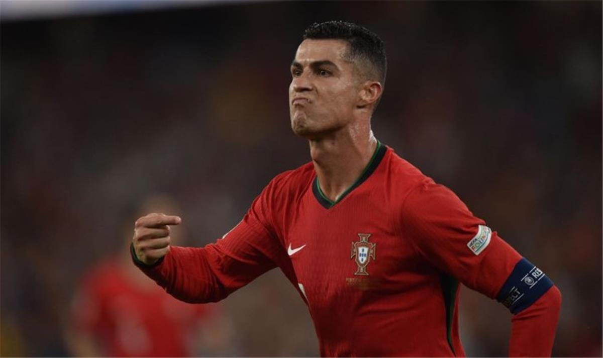 نيوز برو : رونالدو يحسم موقفه من المشاركة في كأس العالم للأندية.. ويؤكد: الكرة الذهبية فقدت قيمتها