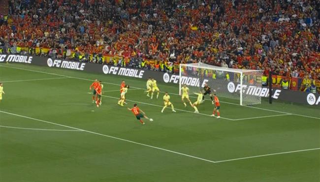 نيفيز يهدر فرصه خطيرة للبرتغال امام اسبانيا في نهائي دوري الامم الاوروبية