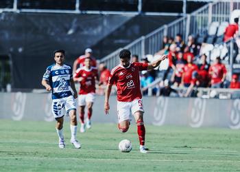 رجل مباراة الأهلي وباتشوكا الودية