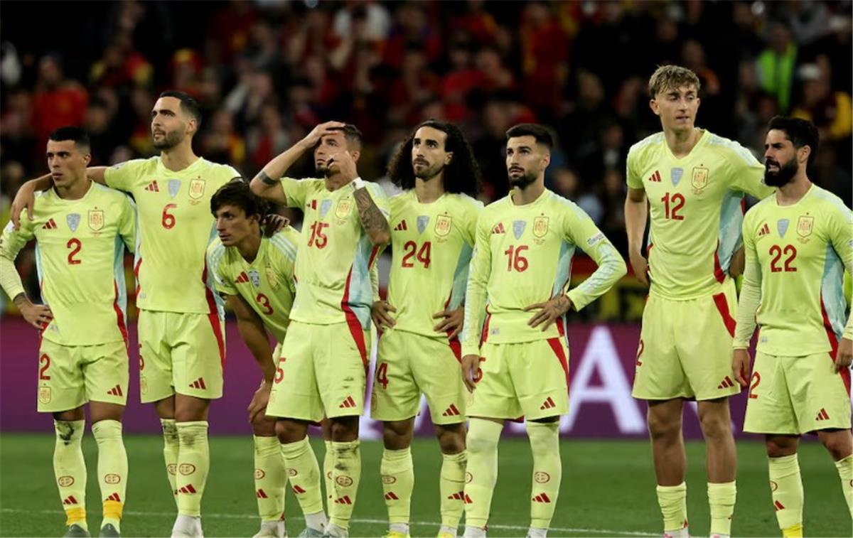تطور مفاجئ.. لاعب منتخب إسبانيا يشعل الصراع بين آرسنال وريال مدريد
