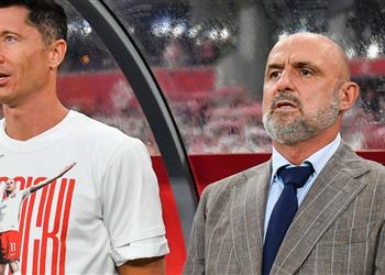 حرب القائد والمدرب بروبيرز يكشف تفاصيل مكالمة ليفاندوفسكي ويرد على الإهانة