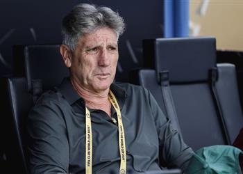 مدرب فلومينينسي يوبخ المنتقدين بعد إقصاء إنتر ميلان أتقاضى أجري لأفكر