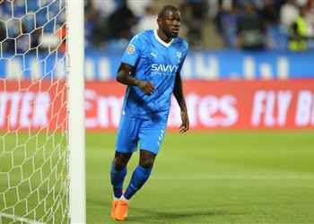 فيديو برأسية رائعة كوليبالي يسجل هدف الهلال الثالث أمام مانشستر سيتي