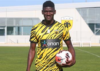 أيك آثينا يرد عبر بطولات على أنباء اهتمام الزمالك بضم زيني