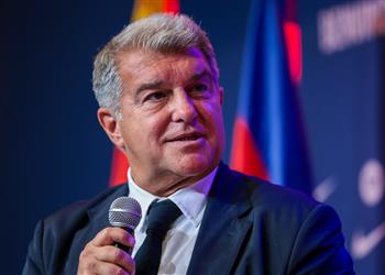 برشلونة يتجه إلى قارة إفريقيا لحل أزمته المالية