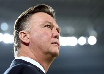 لويس فان جال يكشف معاناته مع مرض السرطان وموقفه من العودة للتدريب