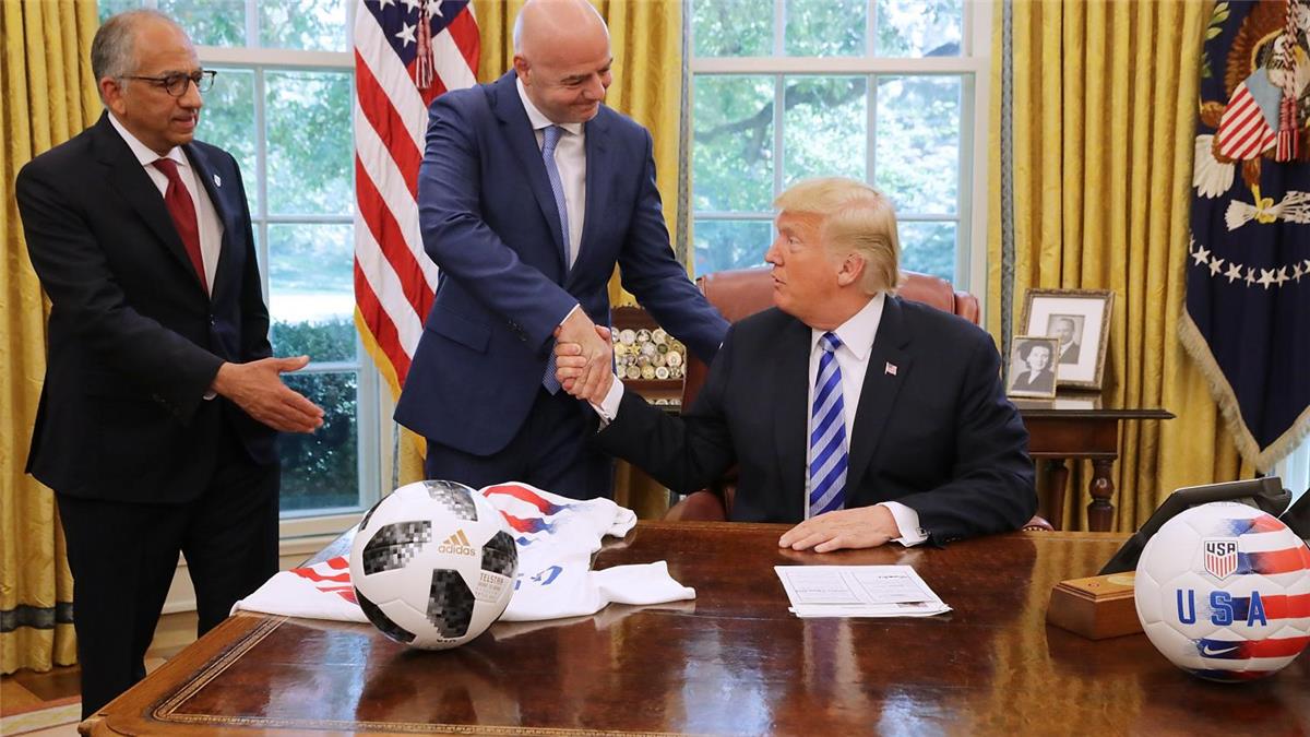 إنفانتينو يعلن موقف ترامب من حضور نهائي كأس العالم للأندية
