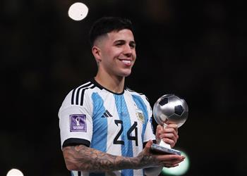 إنزو فرنانديز يتوجه بطلب إلى فيفا بشأن كأس العالم 2026