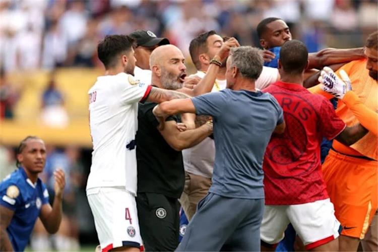 اعتداء إنريكي على جواو بيدرو