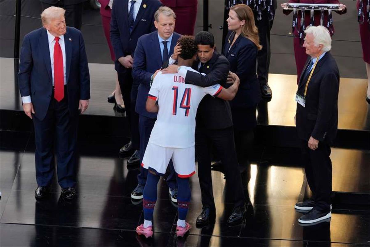 "المدرب الأكثر نبلًا".. الخليفي يدافع عن إنريكي بعد تصرفه الوقح في نهائي كأس العالم للأندية