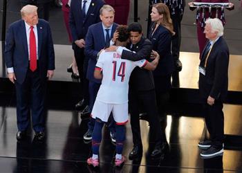 المدرب الأكثر نبل ا الخليفي يدافع عن إنريكي بعد تصرفه الوقح في نهائي كأس العالم للأندية