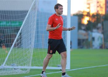 رسمي ا فايلر يعود إلى التدريب بتجربة جديدة خارج أوروبا