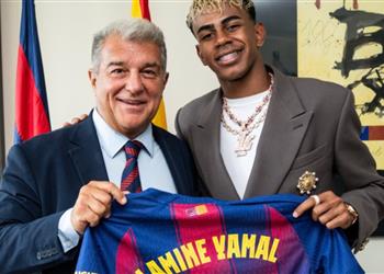 لامين يامال لم أفز بدوري الأبطال ولا كأس العالم وأطمح لكتابة تاريخي برقم الأساطير