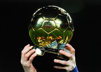 استطلاع رأي يكشف المرشح الأبرز للفوز بـ الكرة الذهبية هذا العام موقف محمد صلاح