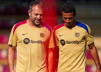 برشلونة يحسم موقفه من عودة تياجو ألكانتارا إلى جهاز فليك