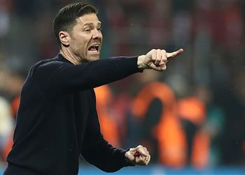 رغم الانتقادات ألونسو معجب بلاعب ريال مدريد