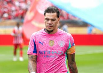 بسبب مستوى إيدرسون مانشستر سيتي يقترب من التعاقد مع حارس مرمى جديد