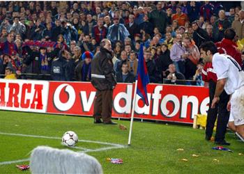 لويس فيجو جديد برشلونة يخطط لضربة انتقامية إلى ريال مدريد