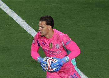 إيدرسون يتوصل إلى اتفاق مع ناديه الجديد لمغادرة مانشستر سيتي