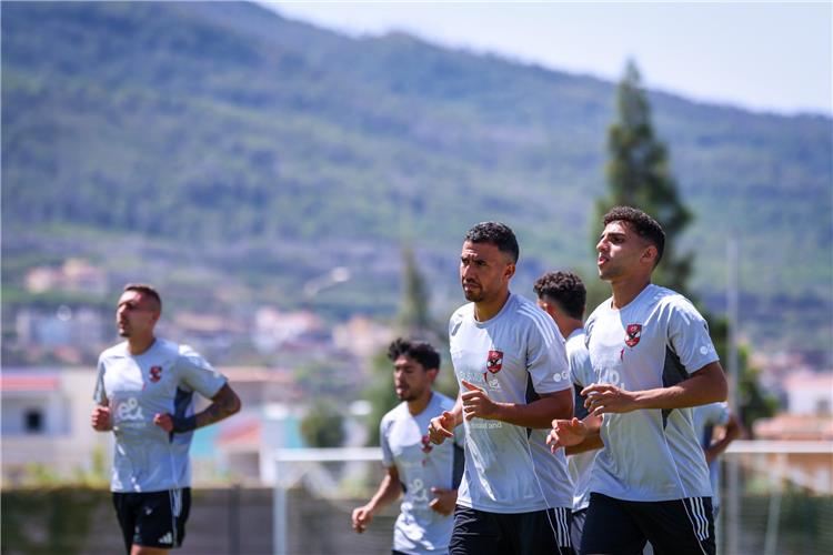تريزيجيه في مران الاهلي