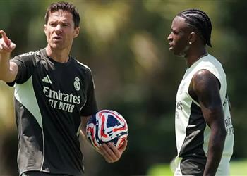 فينيسيوس يفقد ثقة تشابي ألونسو وريال مدريد ينتظر عرض ا سعودي ا